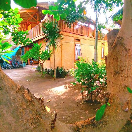 Lima Bintang Otel Gili Trawangan Dış mekan fotoğraf