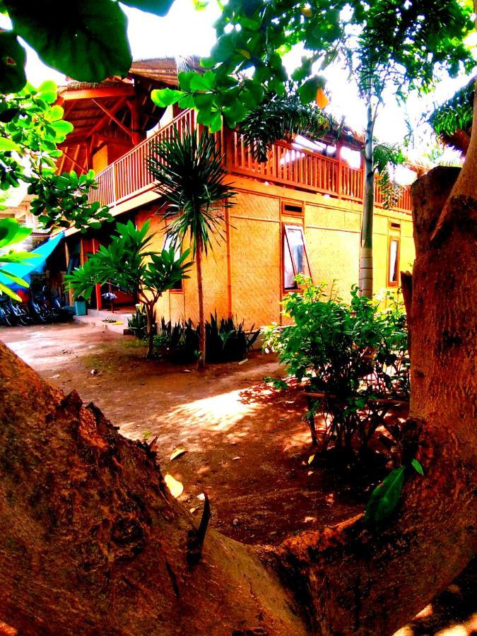 Lima Bintang Otel Gili Trawangan Dış mekan fotoğraf