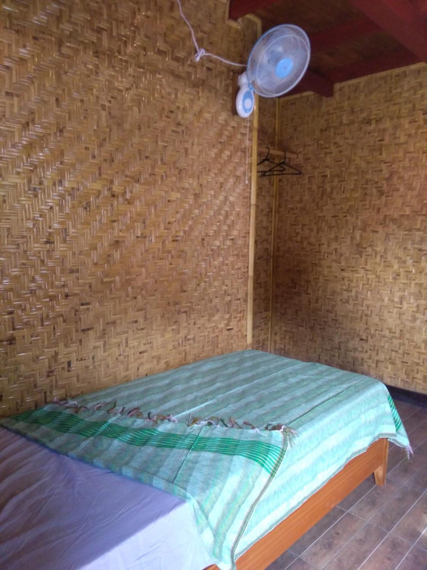Lima Bintang Otel Gili Trawangan Oda fotoğraf