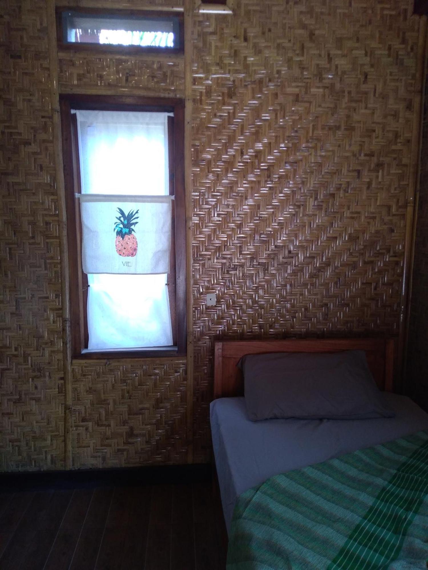 Lima Bintang Otel Gili Trawangan Oda fotoğraf