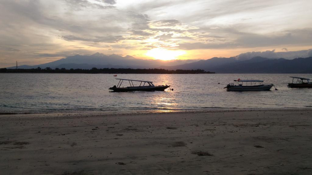 Lima Bintang Otel Gili Trawangan Dış mekan fotoğraf